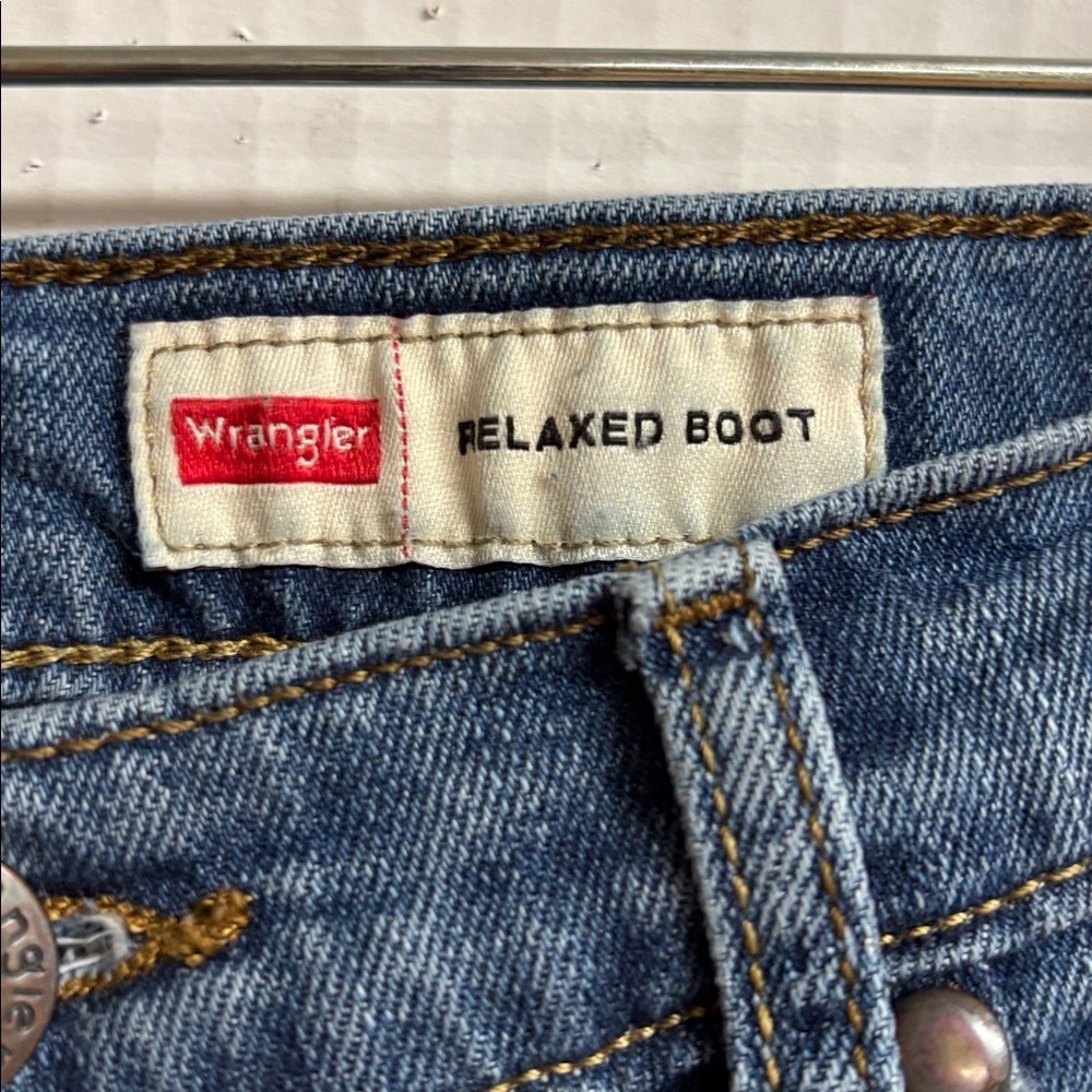 Wrangler Men's  Relaxed Bootcut Blue Jeans Size 32 X 32 - Picture 2 of 7
